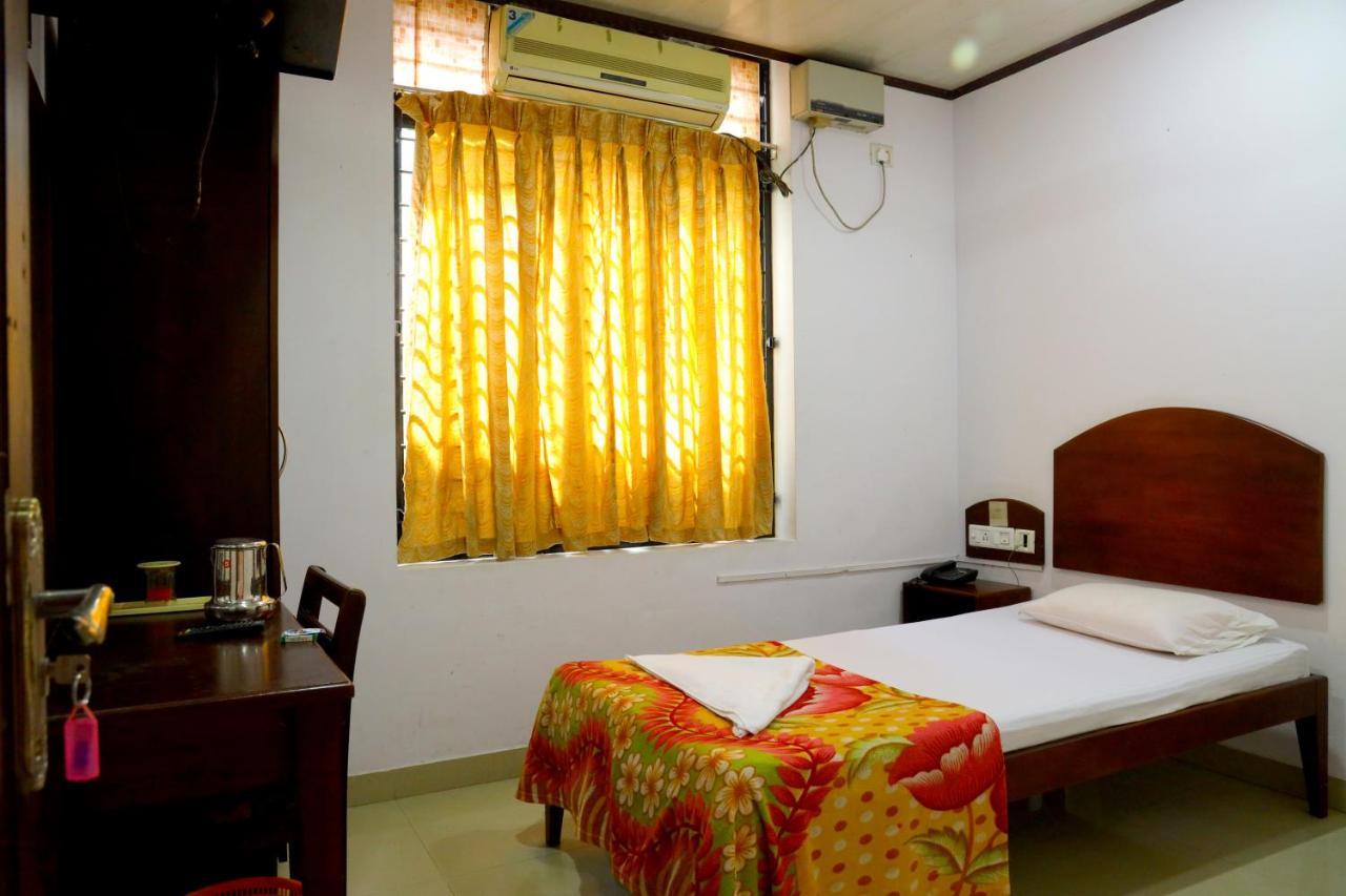 Ramanilayam Tourist Home Ambalapulai Exteriör bild