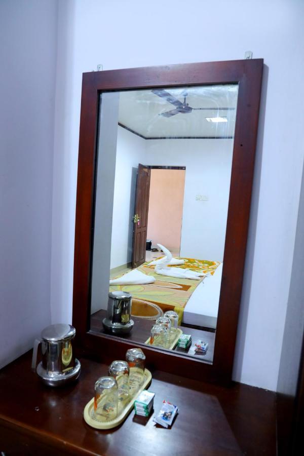 Ramanilayam Tourist Home Ambalapulai Exteriör bild